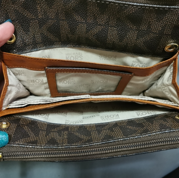 Michael Kors Crossbody - Picture 3 of 5